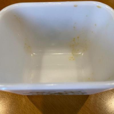 Pyrex Spring Blossom 1 1/2 c refrigerator dish