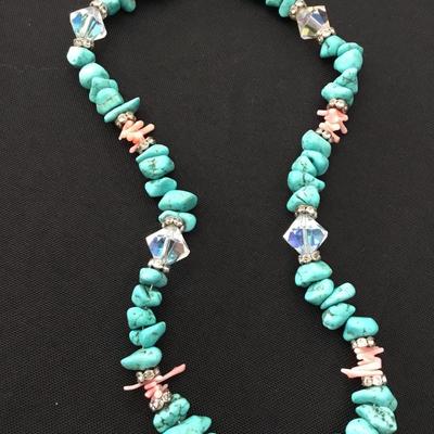 Howlite & crystal necklace