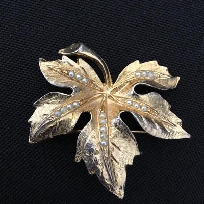 Vintage, gold leaf brooch