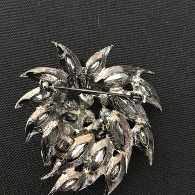 Vintage Green rhinestone brooch