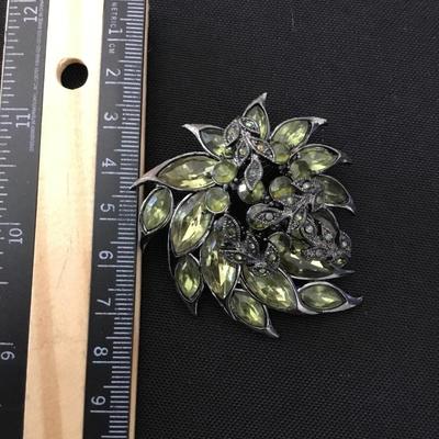 Vintage Green rhinestone brooch