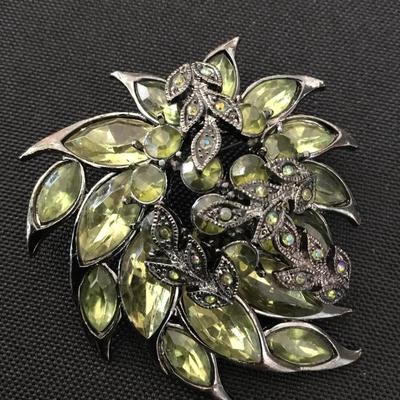 Vintage Green rhinestone brooch