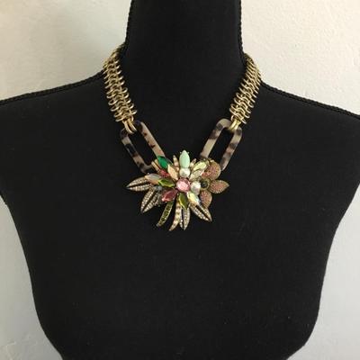 Stella and dot flower rhinestone statement necklace