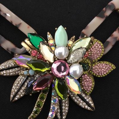 Stella and dot flower rhinestone statement necklace