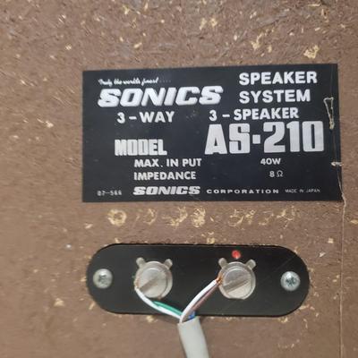 Two Sonics 3 Way Speakers (WM-KD)