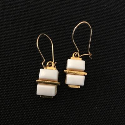 Vintage Gold tone wire earrings