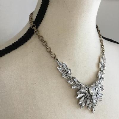 Banana republic statement, necklace