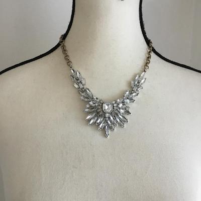 Banana republic statement, necklace