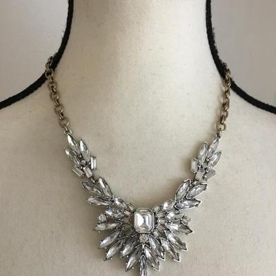 Banana republic statement, necklace