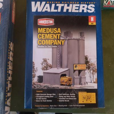 N Scale NIB Kits by Walthers (BG-KD)