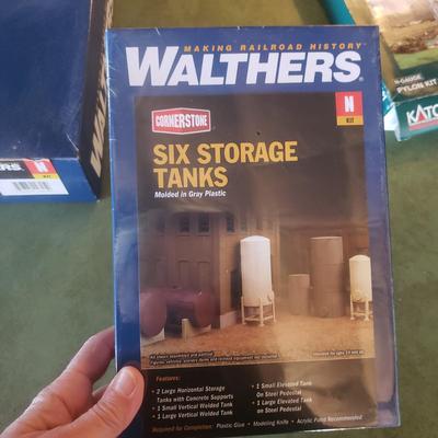 N Scale NIB Kits by Walthers (BG-KD)