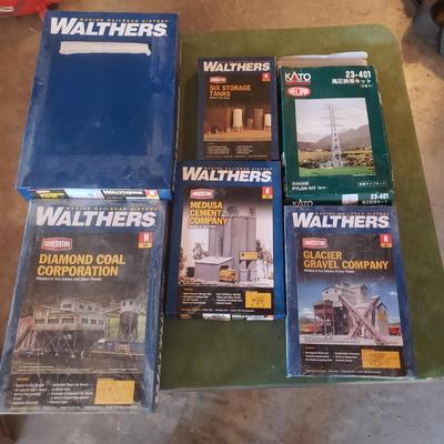 N Scale NIB Kits by Walthers (BG-KD)
