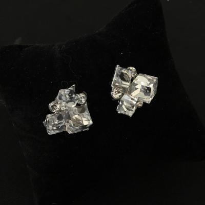 Crystal rhinestone stud earrings