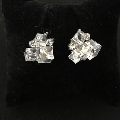 Crystal rhinestone stud earrings