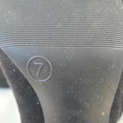 LOT 4A: Steve Madden Leather Boots Size 7.5 , Gently Worn & Knee High Boots Size 7, Unknown Brand