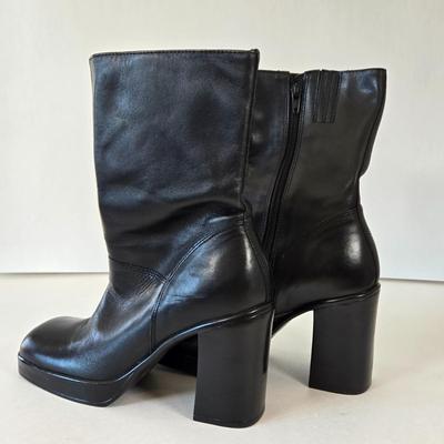 LOT 4A: Steve Madden Leather Boots Size 7.5 , Gently Worn & Knee High Boots Size 7, Unknown Brand