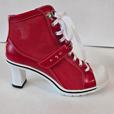 LOT 7A: New In Box l.e.i. Heeled Sneakers Size 7.5 & Slightly Worn Bakers Heeled Sneakers Size 7