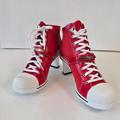 LOT 7A: New In Box l.e.i. Heeled Sneakers Size 7.5 & Slightly Worn Bakers Heeled Sneakers Size 7
