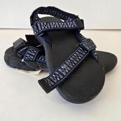 LOT 12A: Gently Worn Wolf Island Sport Shoes Size 7 & Pro Spirit Sport Shoes Size 7