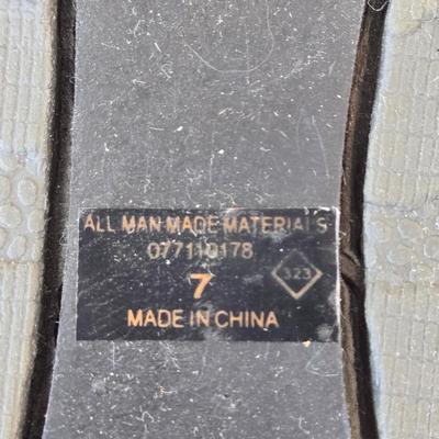 LOT 12A: Gently Worn Wolf Island Sport Shoes Size 7 & Pro Spirit Sport Shoes Size 7