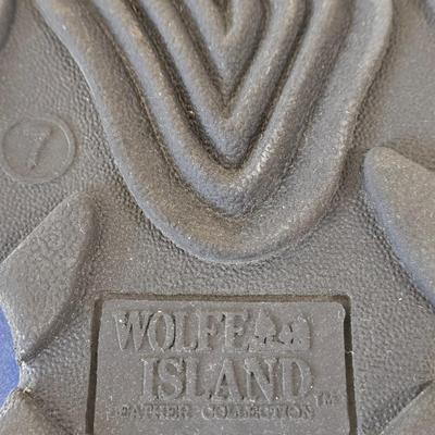 LOT 12A: Gently Worn Wolf Island Sport Shoes Size 7 & Pro Spirit Sport Shoes Size 7