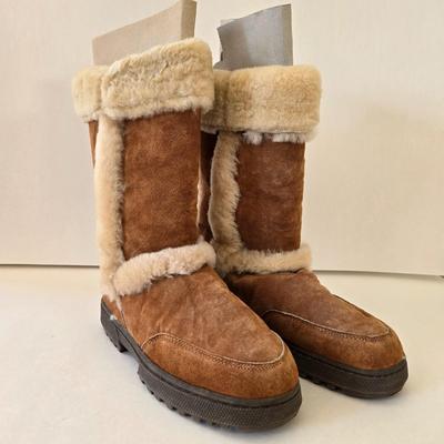 LOT 15B: New Hudson Leather with Genuine Shearling Lining Boots Size 7 & Candies Boots Unknown Size