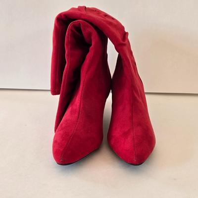 LOT 16B: New Boots Size 6 & Y. E. & S. Formal Shoes Size 7