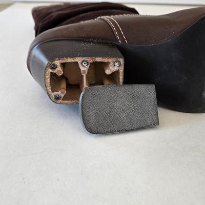 LOT 17B: New Rampage Cowgirl Boots Size 8