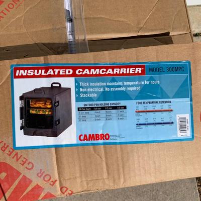 LOT 21 B: NIP Cambro Insulated Camcarrier #300MPC