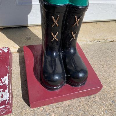 LOT 22 B: Plaster Christmas Solider Yard Decor