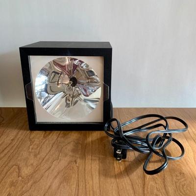 LOT 30 A: 2 Xenon Strobe Lights #1005