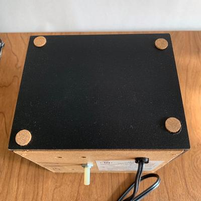 LOT 30 A: 2 Xenon Strobe Lights #1005