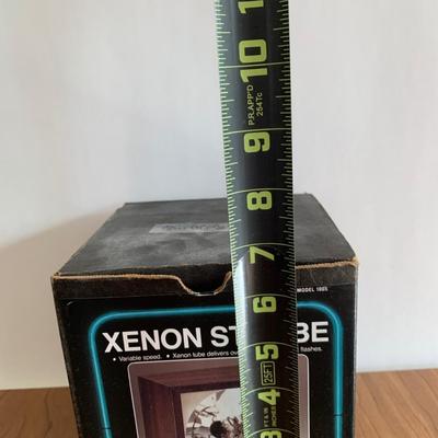 LOT 30 A: 2 Xenon Strobe Lights #1005