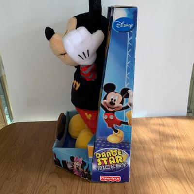 LOT 32 A: NIP 2010 Fisher-Price Disney Dance Star Mickey Mouse
