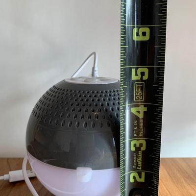 LOT 33 A: NIP Polaroid Bluetooth Portable Speaker & Mainstays Speaker Light w/ Cord