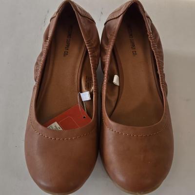 LOT 44B: New White Mt. Clogs Size 8, New Mossimo Supply Co. Flats Size 7.5, & Gently Worn Unisa Sandals Size 7