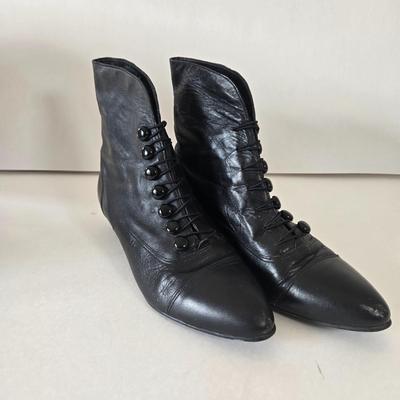 LOT 48: Gently Worn Poppies Boots Size 7.5, Easy Spirit Sandals size 7.5, Glamorous Pumps Size 7, & Prima Dress Sandals Size 7