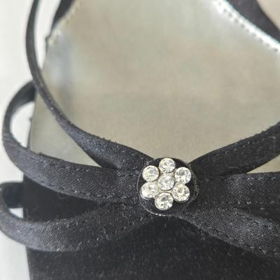 LOT 48: Gently Worn Poppies Boots Size 7.5, Easy Spirit Sandals size 7.5, Glamorous Pumps Size 7, & Prima Dress Sandals Size 7