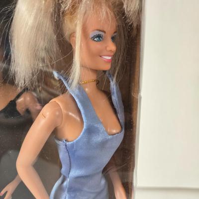 LOT 58B: Galoob Spice Girls Stage & Spice Girl Dolls