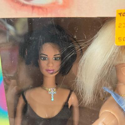 LOT 58B: Galoob Spice Girls Stage & Spice Girl Dolls