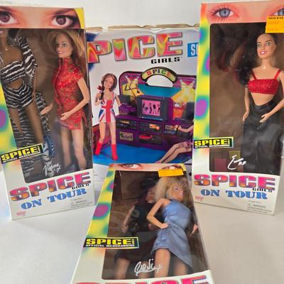 LOT 58B: Galoob Spice Girls Stage & Spice Girl Dolls