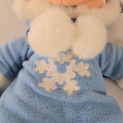 LOT 60A: All Bundled Up Minnie and Mickey x 2