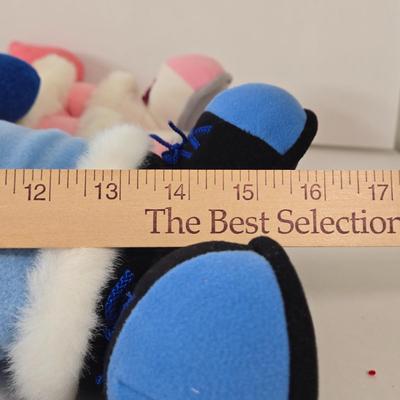 LOT 60A: All Bundled Up Minnie and Mickey x 2