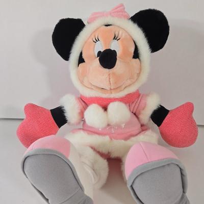 LOT 60A: All Bundled Up Minnie and Mickey x 2