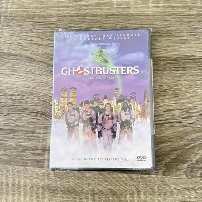 LOT 62B: NIP Kids' / Family DVDs: E.T., Ghostbusters, The Wizard of Oz, The Emoji Movie, Tom and Jerry: Paws for a Holiday & MVP...