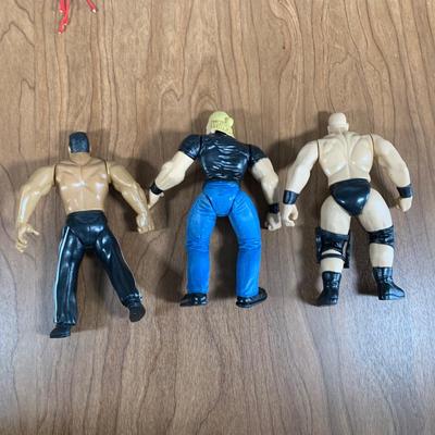 LOT 83 A: Jakks Pacific WWF Collection; Slammers Action Ring, NIP Final Count Series 1 Twist Of Fate, & More
