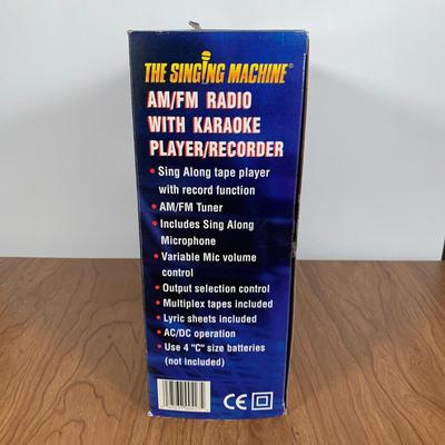 LOT 84 A: NIP The Singing Machine AM/FM Radio With Karaoke Recorder & 2 Teen Hits Cassettes #SMT-423