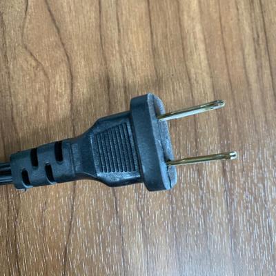 LOT 86 A: Singer Sewing Machine #57817C w/ Foot Pedal