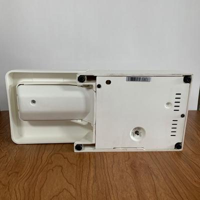 LOT 86 A: Singer Sewing Machine #57817C w/ Foot Pedal