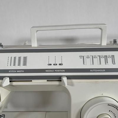 LOT 86 A: Singer Sewing Machine #57817C w/ Foot Pedal